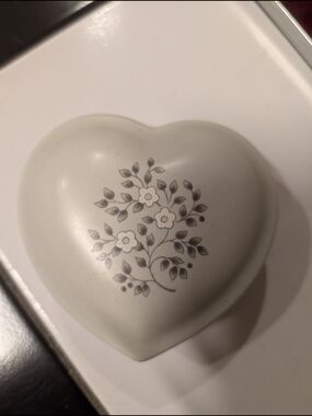 Vintage Pfalzgraff Heirloom trinket box